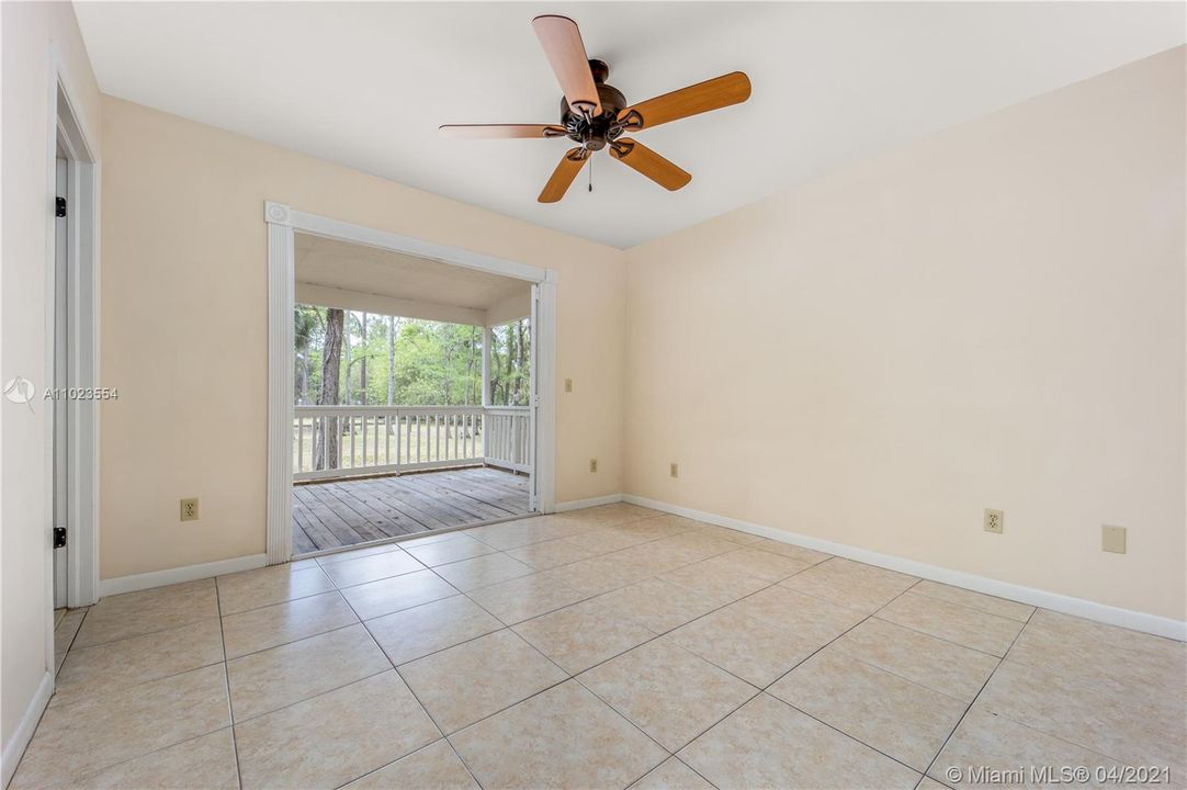 Recently Sold: $340,000 (2 beds, 2 baths, 874 Square Feet)