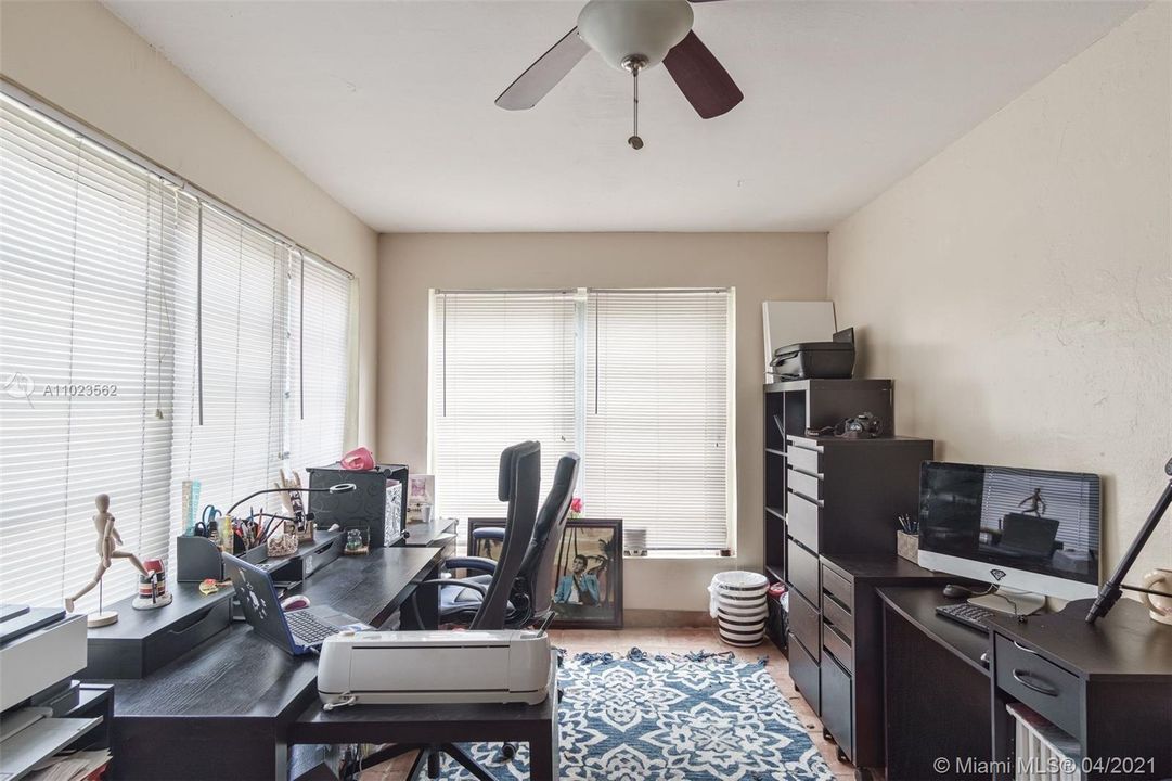 最近售出: $545,000 (0 贝兹, 0 浴室, 1618 平方英尺)