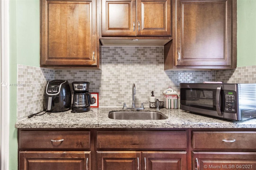 最近售出: $545,000 (0 贝兹, 0 浴室, 1618 平方英尺)