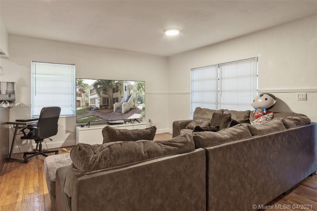 最近售出: $545,000 (0 贝兹, 0 浴室, 1618 平方英尺)