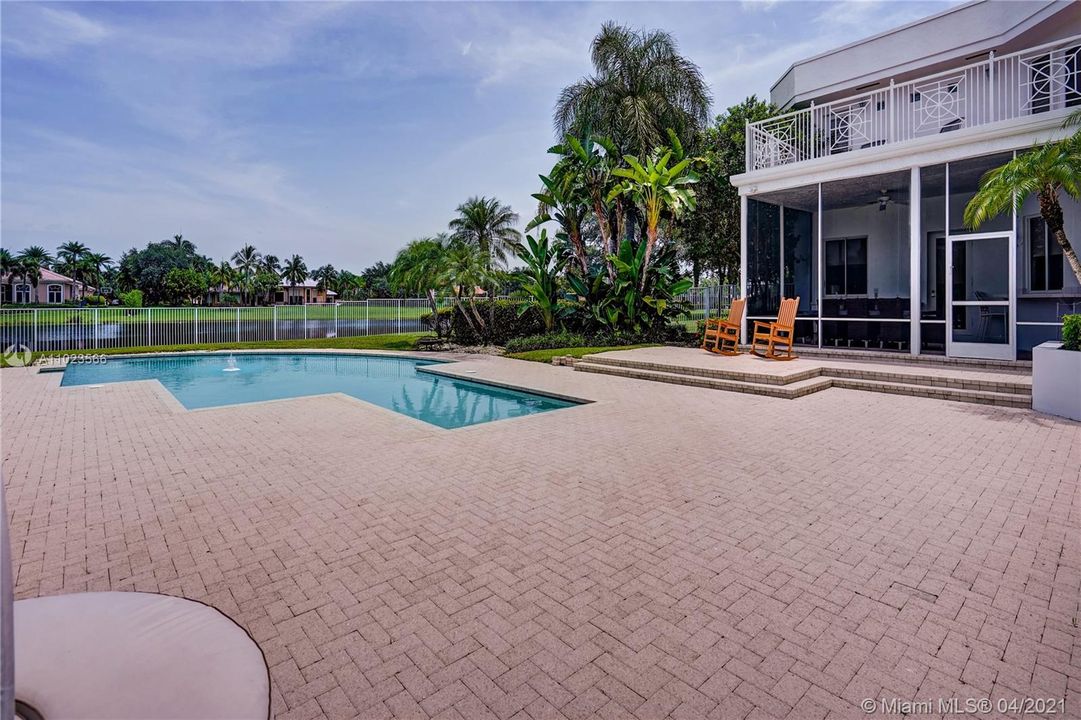 Recently Sold: $1,899,999 (4 beds, 4 baths, 4584 Square Feet)