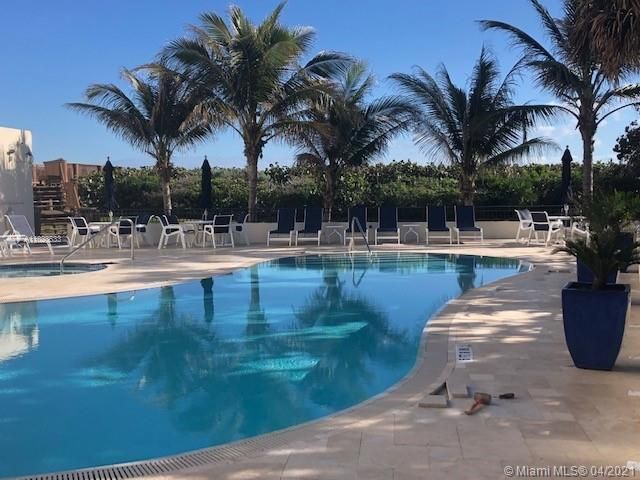 Heated pool and Jacuzzi