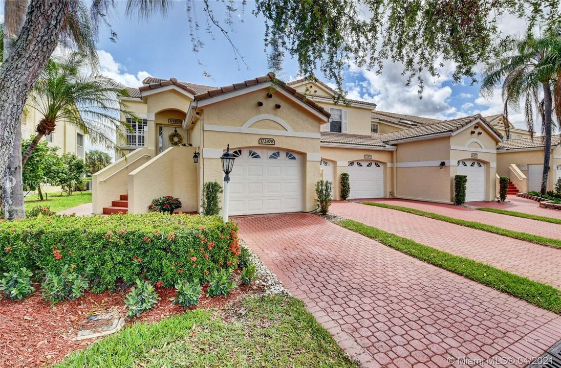 Recently Sold: $379,900 (3 beds, 2 baths, 1639 Square Feet)
