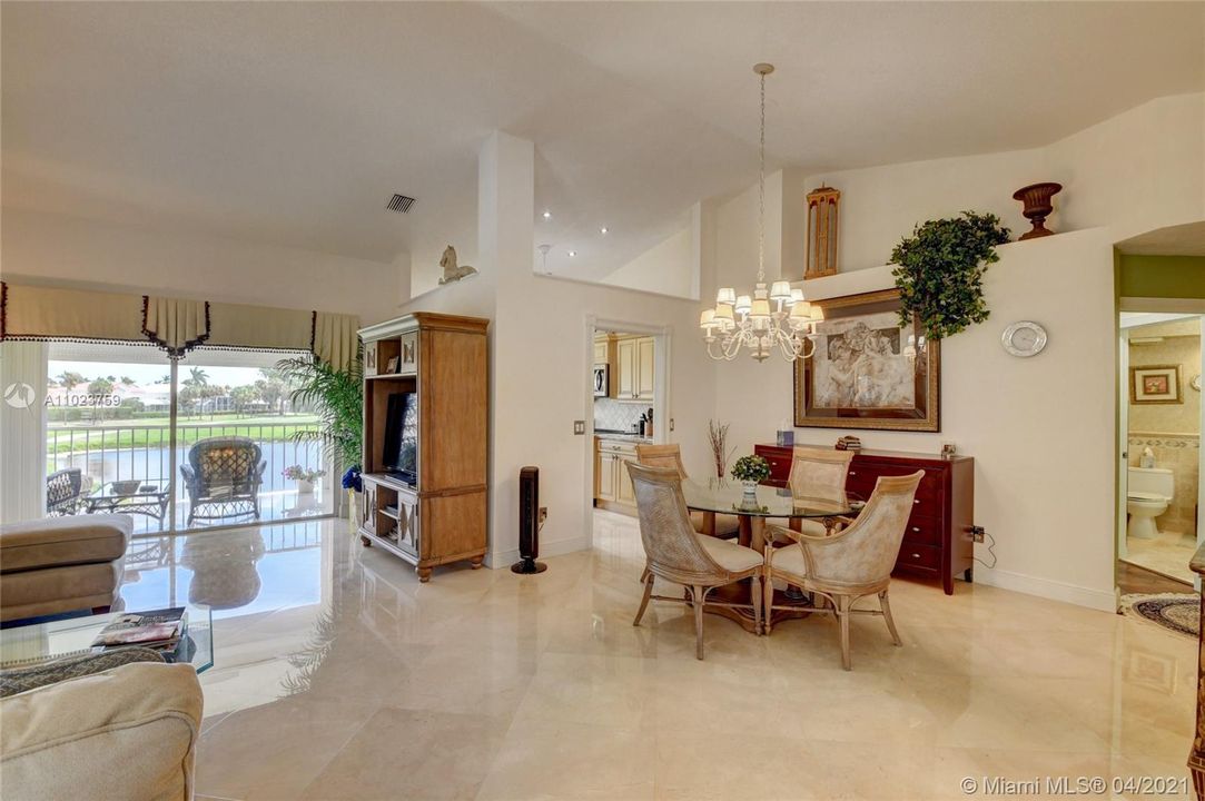 Recently Sold: $379,900 (3 beds, 2 baths, 1639 Square Feet)