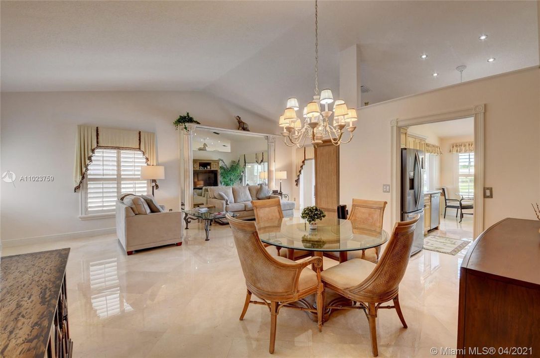 Recently Sold: $379,900 (3 beds, 2 baths, 1639 Square Feet)