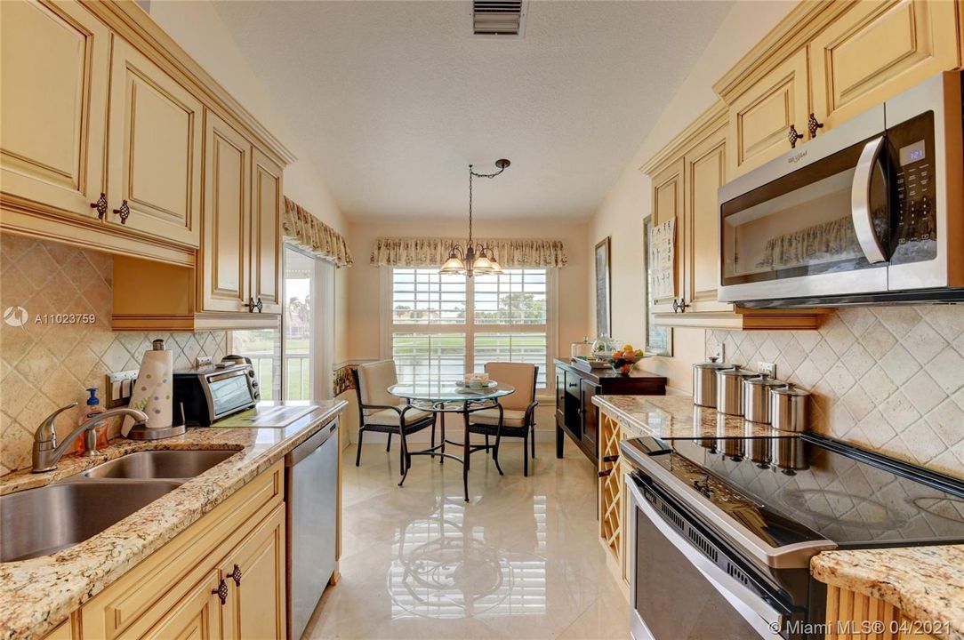 Recently Sold: $379,900 (3 beds, 2 baths, 1639 Square Feet)