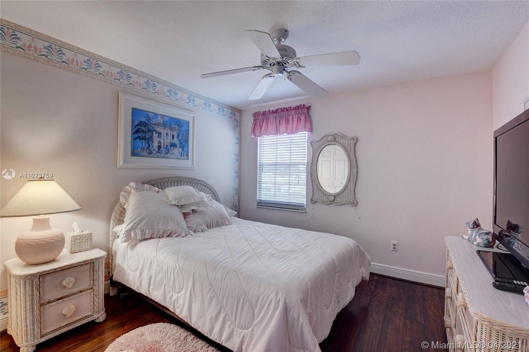Recently Sold: $379,900 (3 beds, 2 baths, 1639 Square Feet)