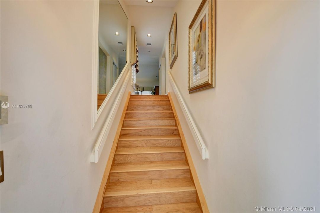 Recently Sold: $379,900 (3 beds, 2 baths, 1639 Square Feet)
