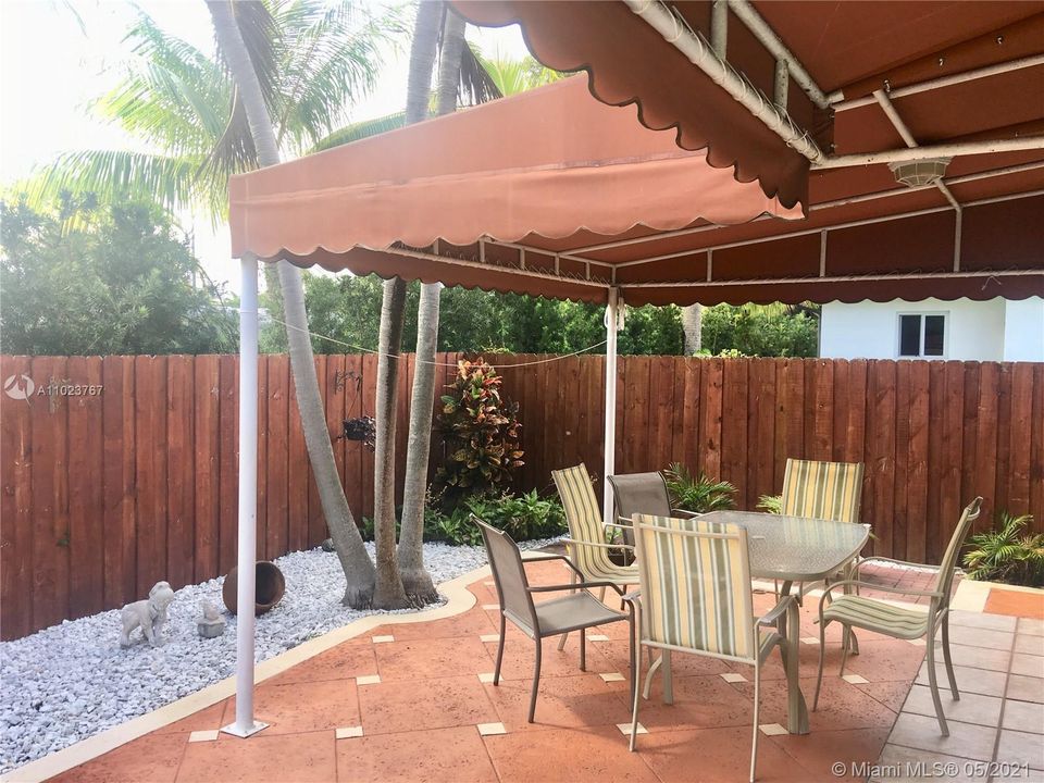 Recently Sold: $650,000 (2 beds, 2 baths, 1756 Square Feet)