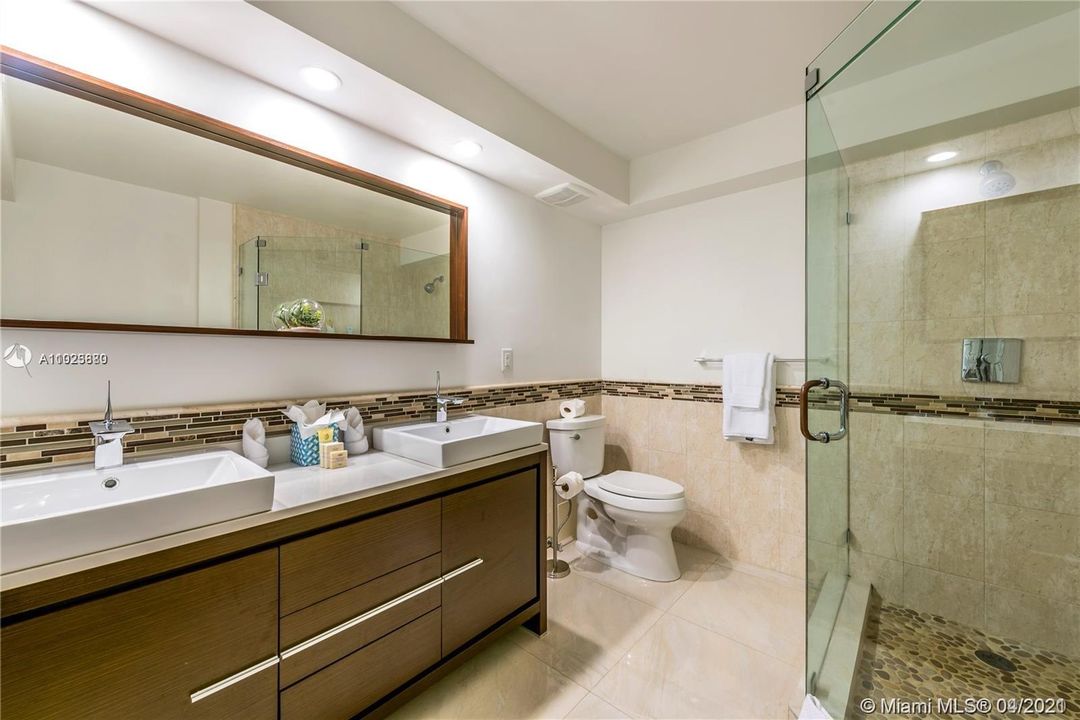 Недавно арендовано: $4,500 (2 спален, 2 ванн, 1800 Квадратных фут)