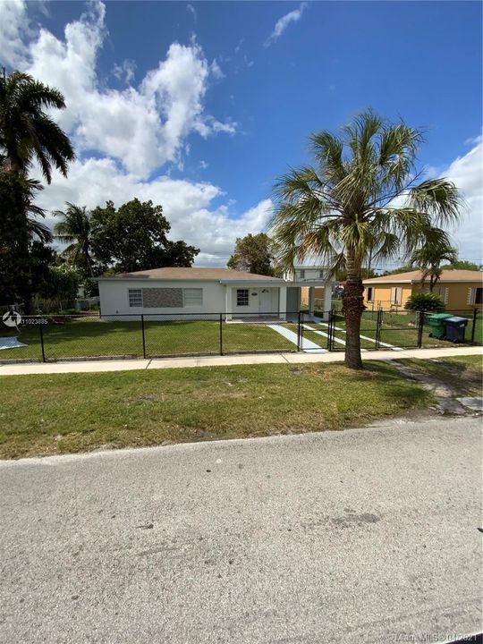 Recently Sold: $350,000 (3 beds, 1 baths, 1234 Square Feet)