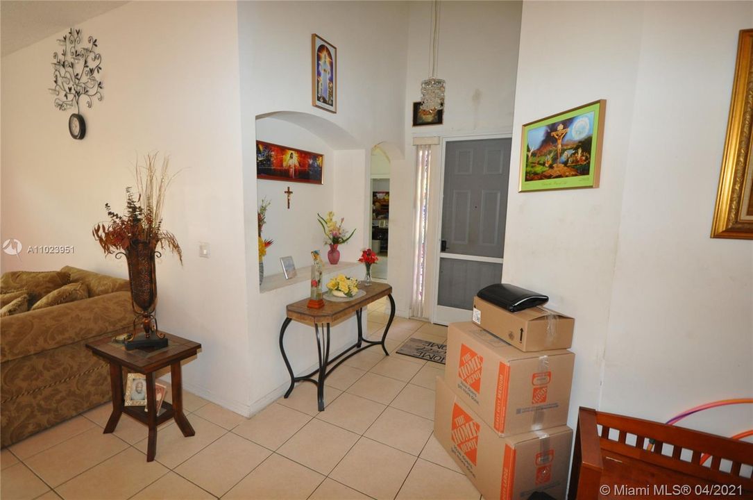 Vendido Recientemente: $325,000 (3 camas, 2 baños, 1897 Pies cuadrados)