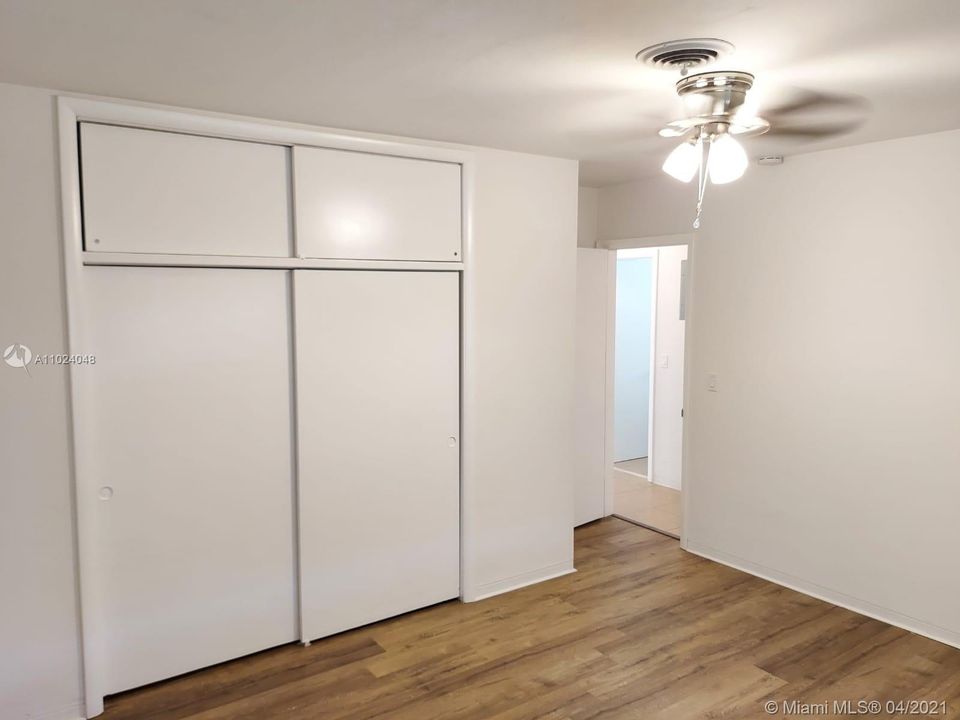 Recently Rented: $1,450 (2 beds, 1 baths, 900 Square Feet)
