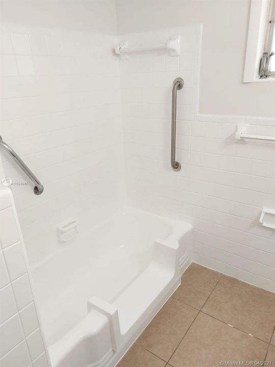 Недавно арендовано: $1,450 (2 спален, 1 ванн, 900 Квадратных фут)