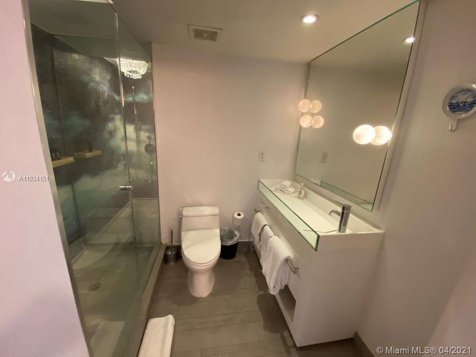 最近租的: $3,000 (1 贝兹, 1 浴室, 610 平方英尺)