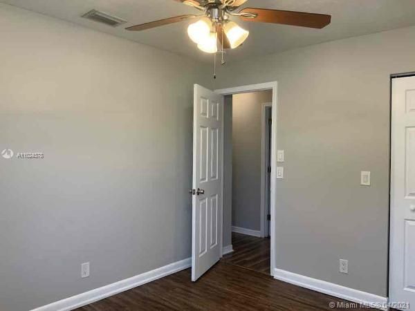 Recently Rented: $2,925 (4 beds, 2 baths, 2453 Square Feet)