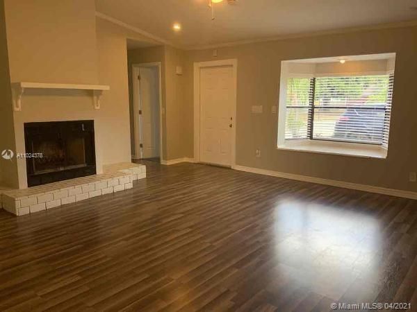 Recently Rented: $2,925 (4 beds, 2 baths, 2453 Square Feet)