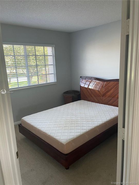 Recently Rented: $2,400 (3 beds, 2 baths, 1824 Square Feet)