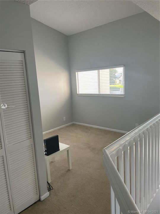 Recently Rented: $2,400 (3 beds, 2 baths, 1824 Square Feet)