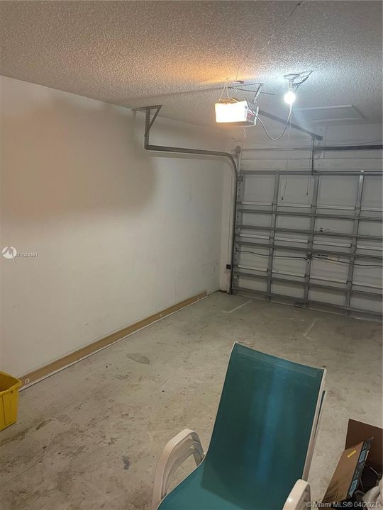 Recently Rented: $2,400 (3 beds, 2 baths, 1824 Square Feet)