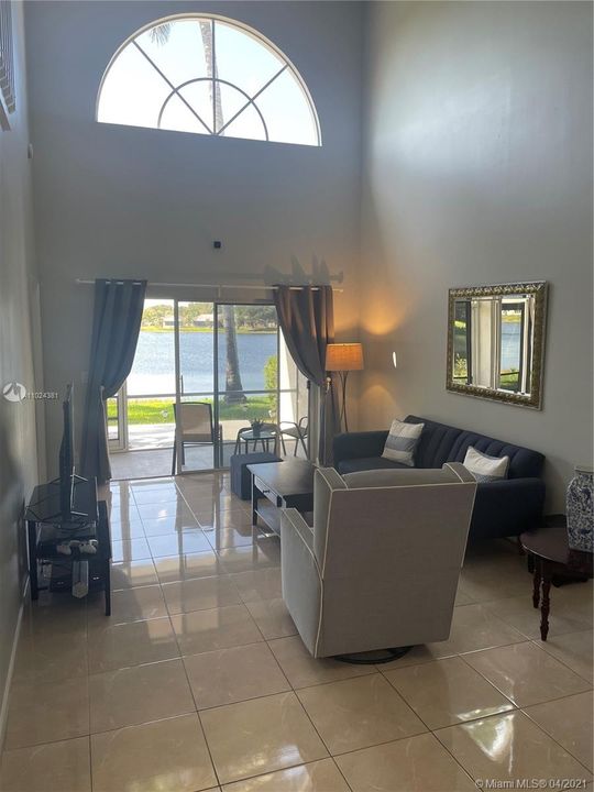 Recently Rented: $2,400 (3 beds, 2 baths, 1824 Square Feet)