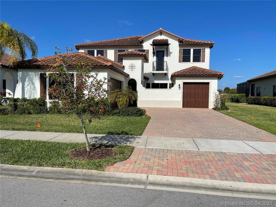 Recently Sold: $689,990 (5 beds, 4 baths, 4032 Square Feet)