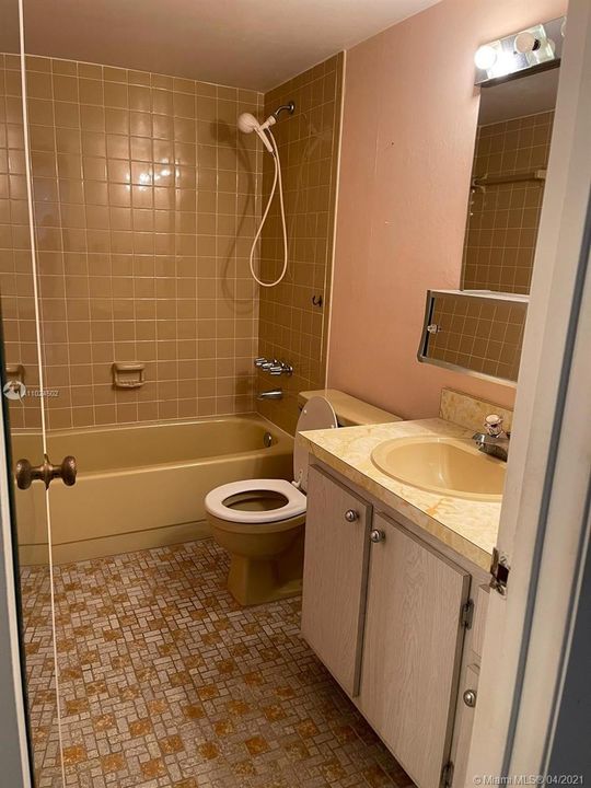 最近售出: $175,000 (2 贝兹, 2 浴室, 1144 平方英尺)