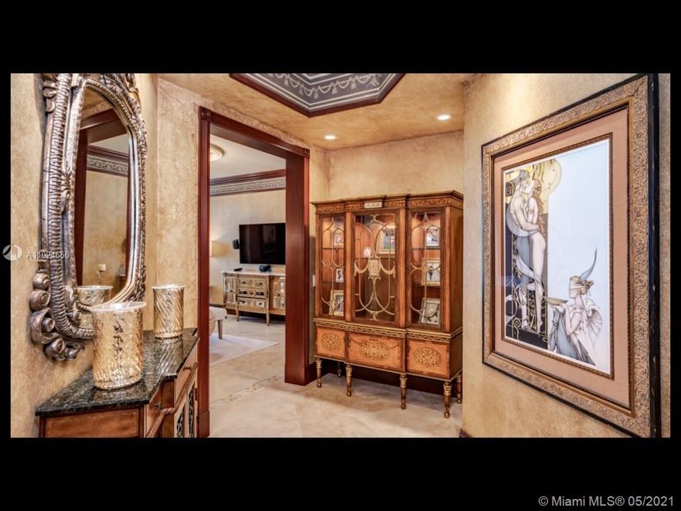 最近售出: $3,975,000 (4 贝兹, 3 浴室, 3700 平方英尺)