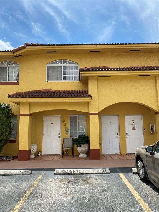 Recently Sold: $235,000 (3 beds, 2 baths, 1190 Square Feet)