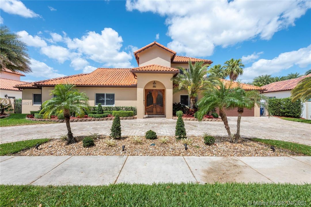 Recently Sold: $1,150,000 (5 beds, 3 baths, 3447 Square Feet)