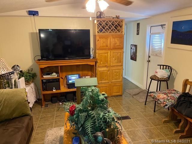 Recently Sold: $128,000 (2 beds, 2 baths, 850 Square Feet)