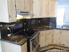 Recently Sold: $160,000 (2 beds, 2 baths, 920 Square Feet)