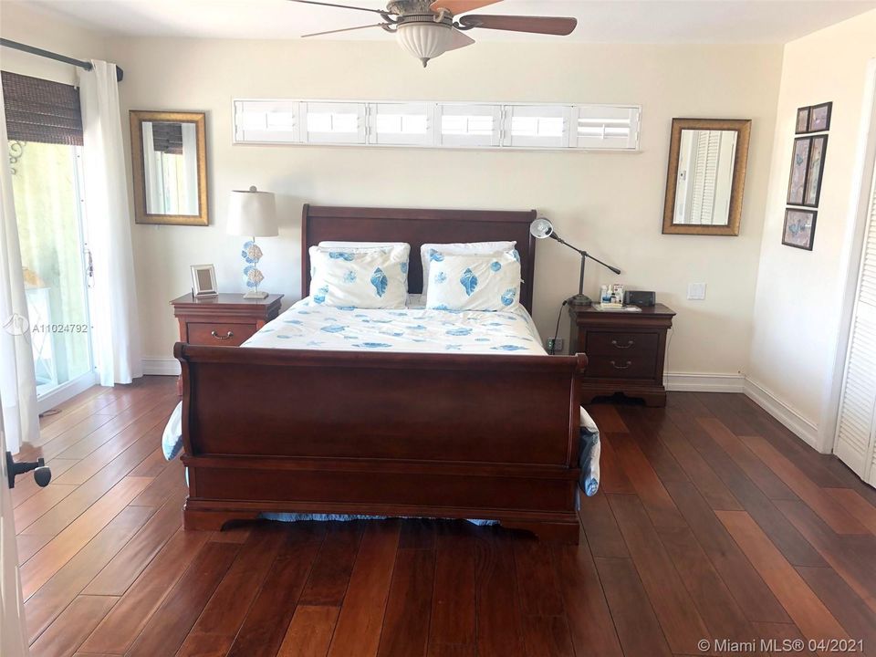 Recently Sold: $985,000 (2 beds, 3 baths, 1892 Square Feet)