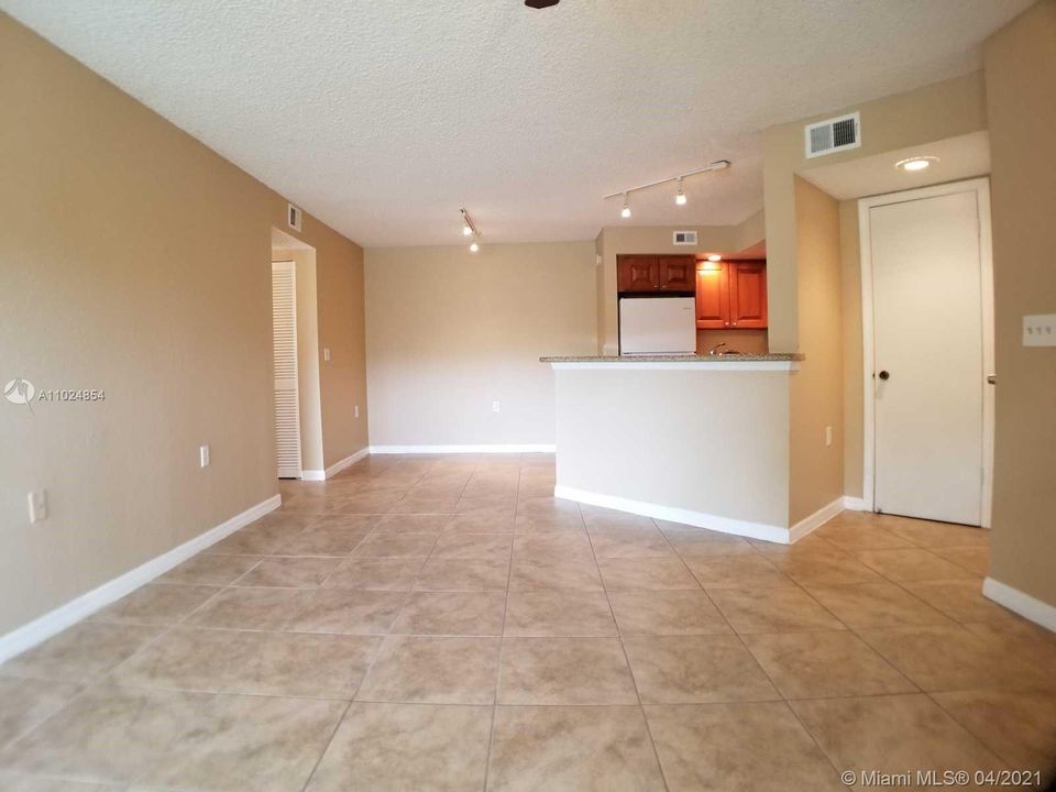 Recently Sold: $135,000 (2 beds, 2 baths, 1042 Square Feet)