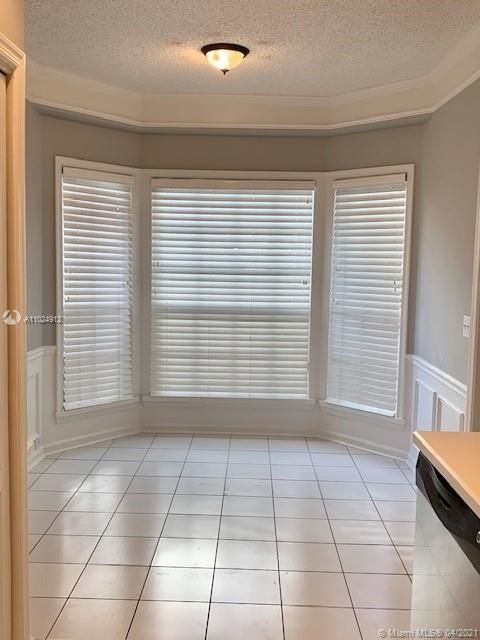 Recientemente alquilado: $2,900 (3 camas, 2 baños, 1820 Pies cuadrados)