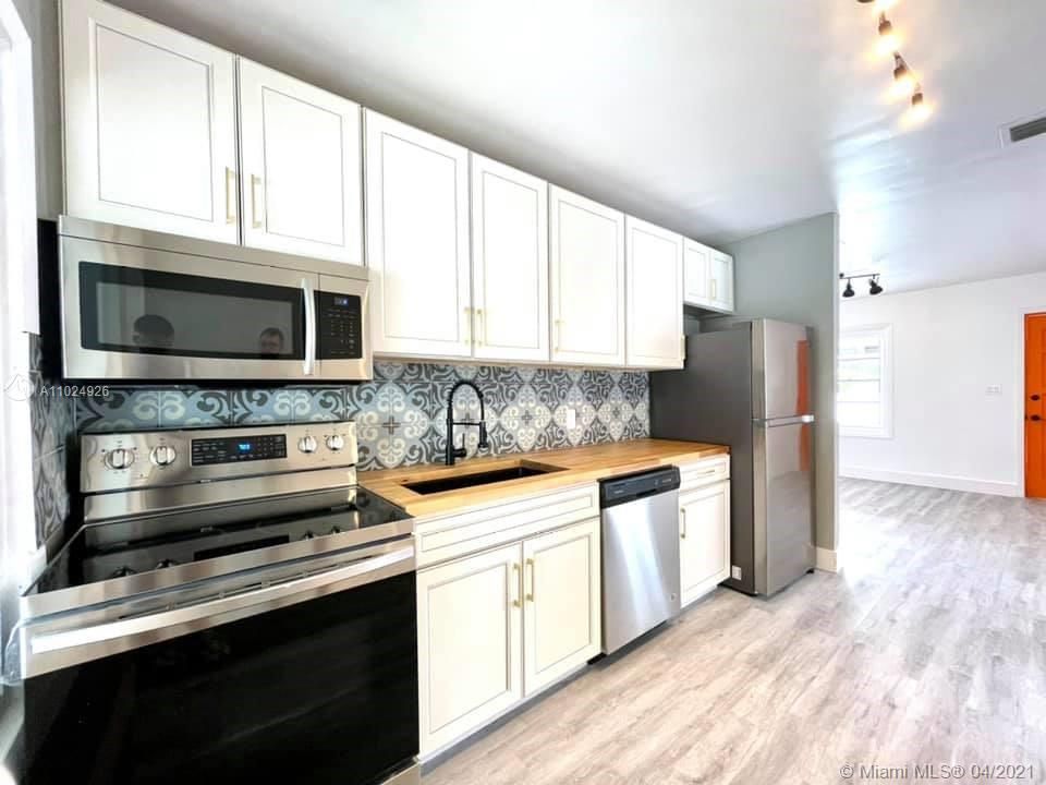 最近租的: $2,400 (2 贝兹, 1 浴室, 1456 平方英尺)