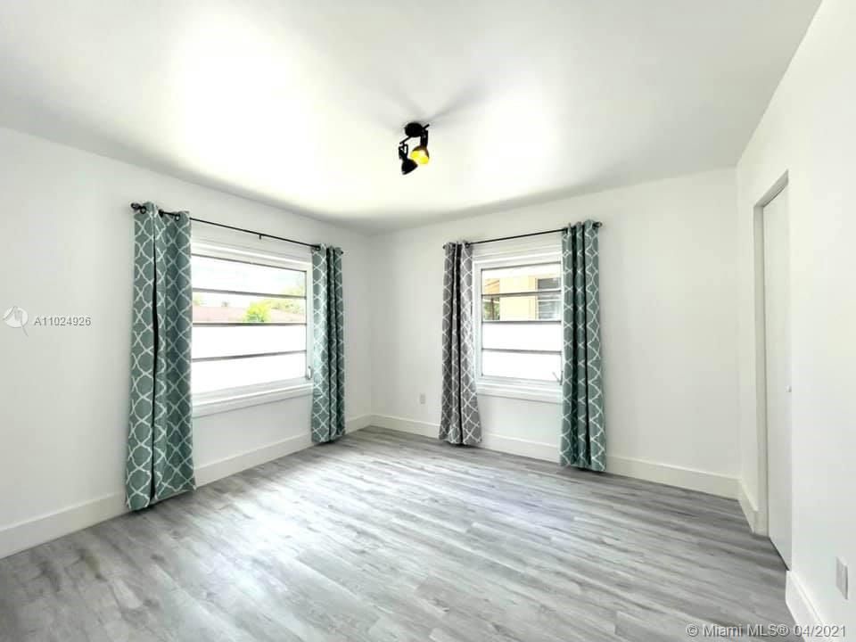 最近租的: $2,400 (2 贝兹, 1 浴室, 1456 平方英尺)