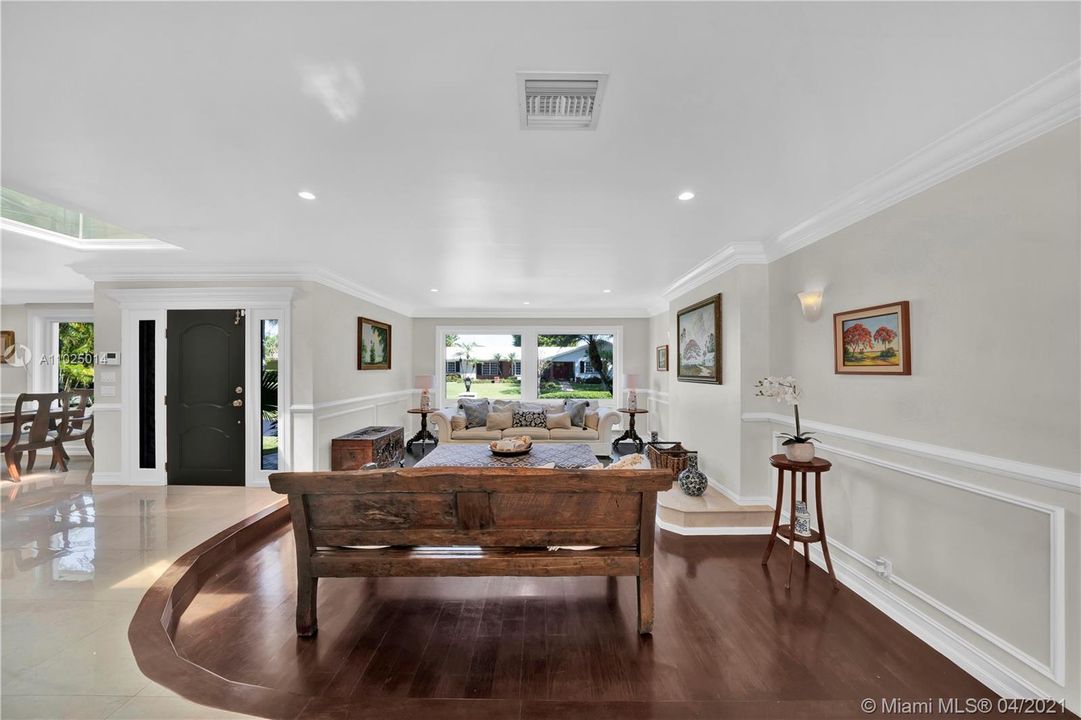 Recently Sold: $1,495,000 (5 beds, 3 baths, 3825 Square Feet)