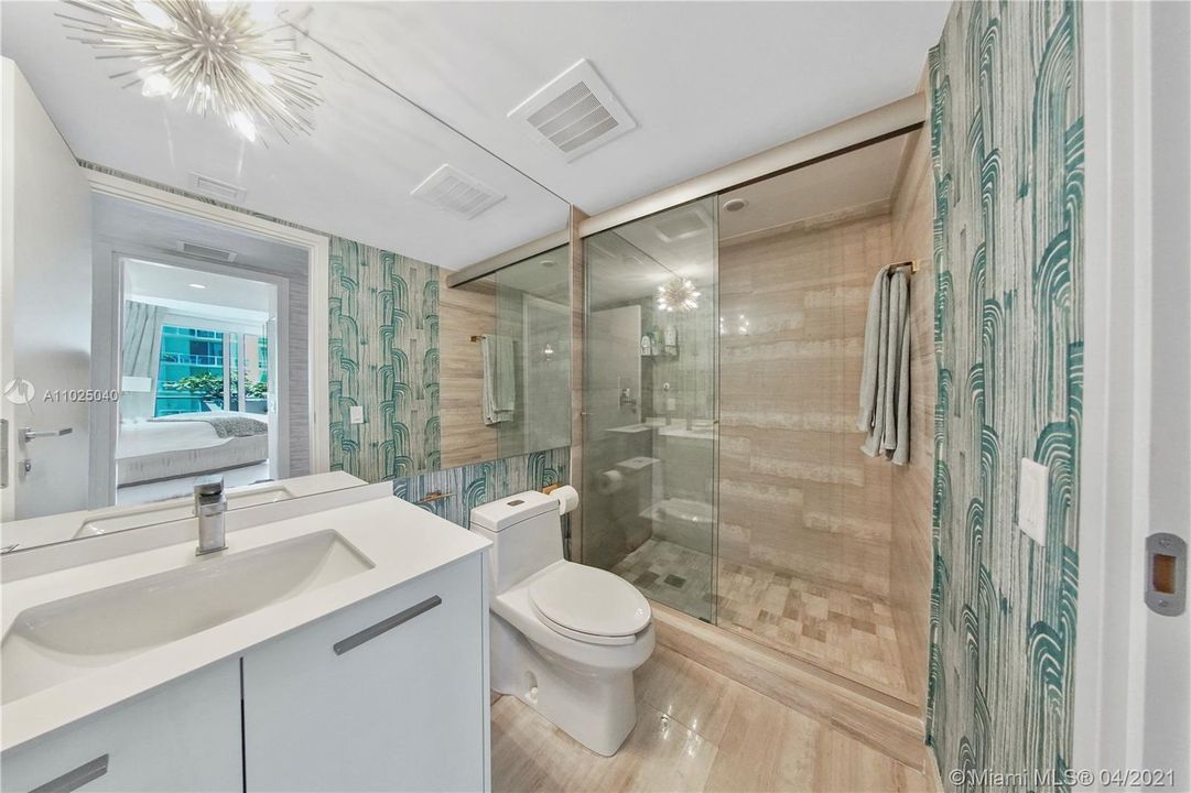 最近售出: $759,000 (2 贝兹, 2 浴室, 997 平方英尺)