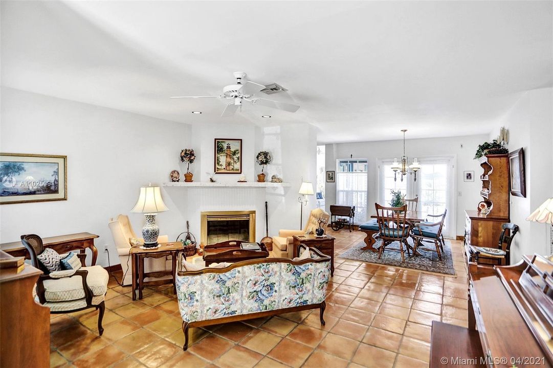 Recently Sold: $950,000 (3 beds, 2 baths, 2292 Square Feet)