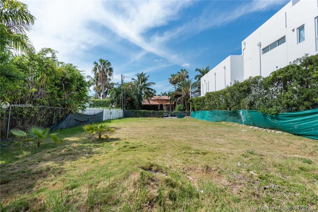 Recently Sold: $1,750,000 (8,000 sqft)