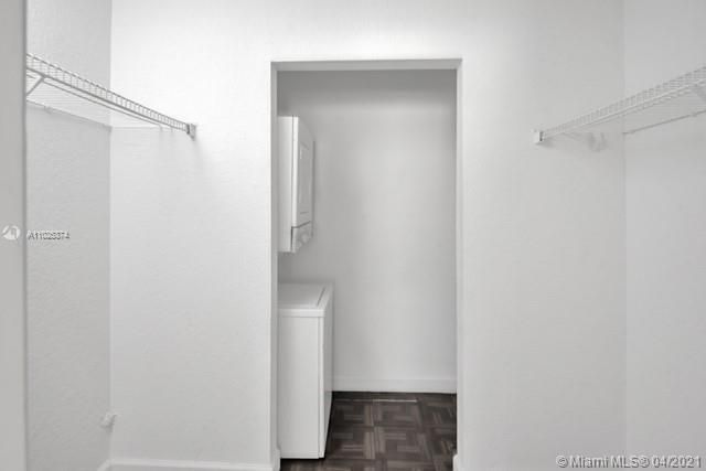 最近租的: $1,300 (2 贝兹, 1 浴室, 952 平方英尺)