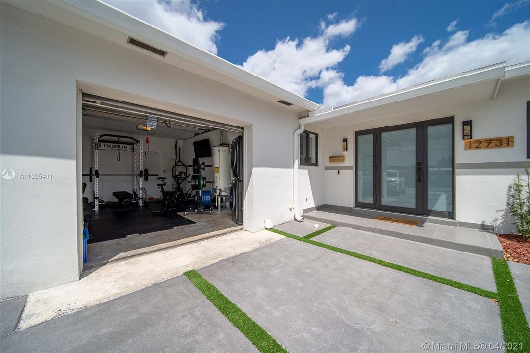 Recently Sold: $595,000 (3 beds, 2 baths, 1676 Square Feet)