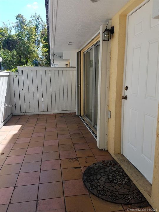 Vendido Recientemente: $265,000 (2 camas, 1 baños, 1000 Pies cuadrados)