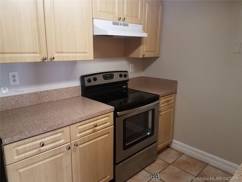 Vendido Recientemente: $265,000 (2 camas, 1 baños, 1000 Pies cuadrados)