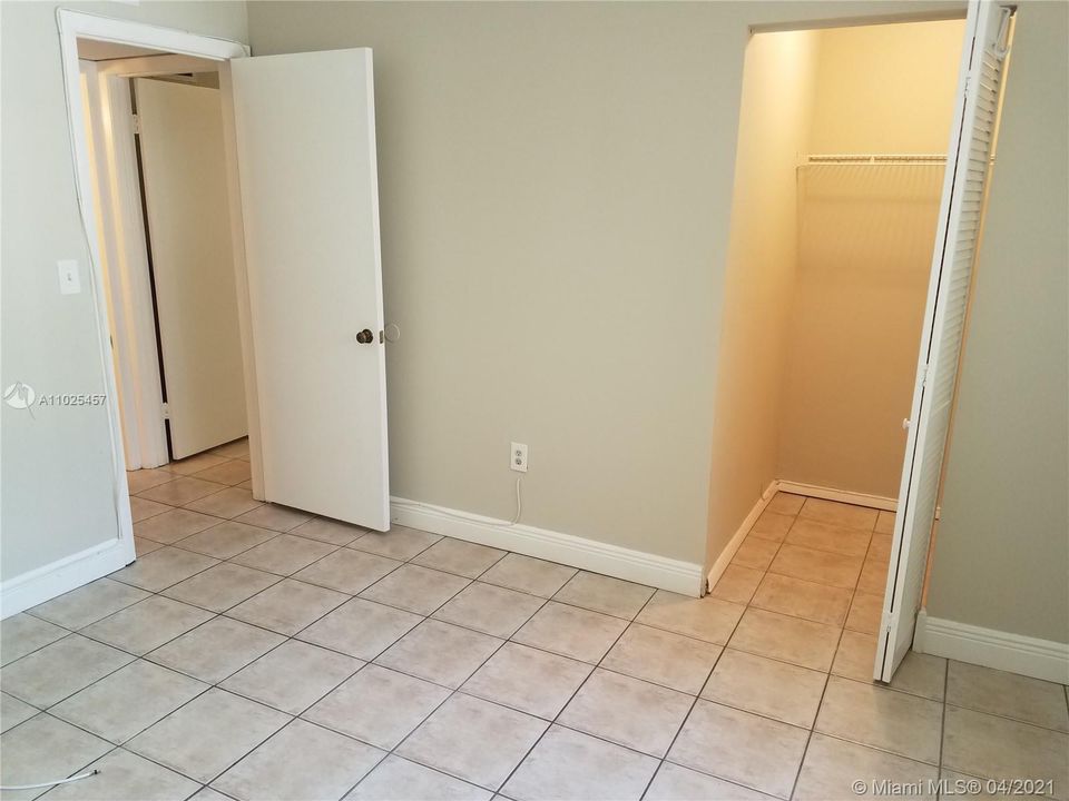 Vendido Recientemente: $265,000 (2 camas, 1 baños, 1000 Pies cuadrados)