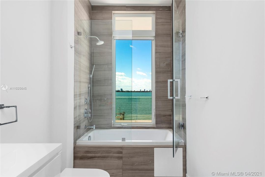 Недавно арендовано: $85,000 (6 спален, 7 ванн, 5327 Квадратных фут)