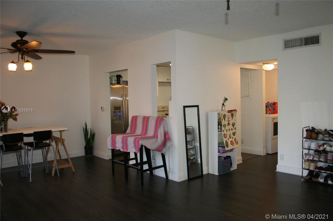 Recently Rented: $1,750 (2 beds, 2 baths, 1380 Square Feet)