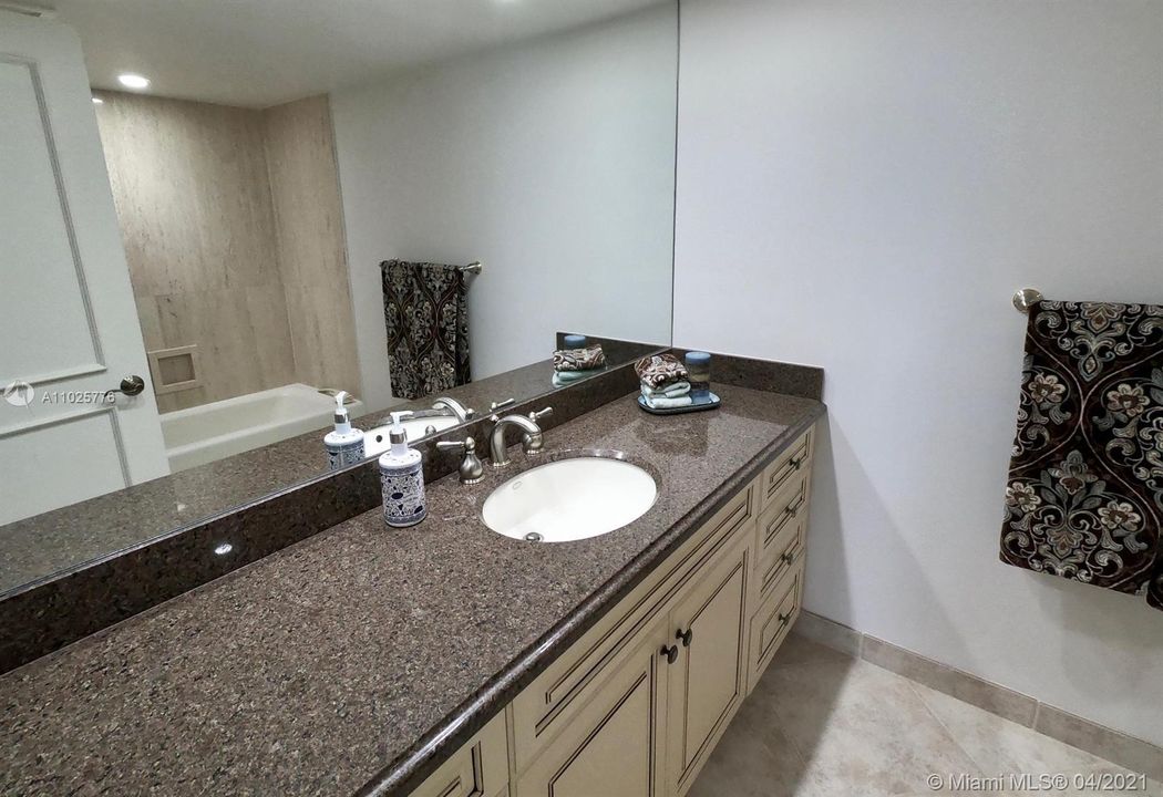 Recently Sold: $999,999 (2 beds, 2 baths, 0 Square Feet)
