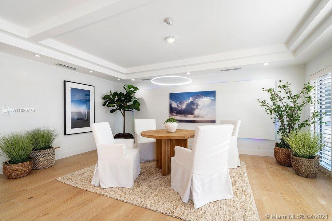 Recently Sold: $999,999 (2 beds, 2 baths, 0 Square Feet)
